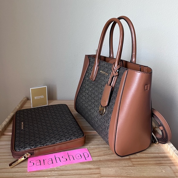 🌼Michael Kors Purse with iPad case - Picture 4 of 13